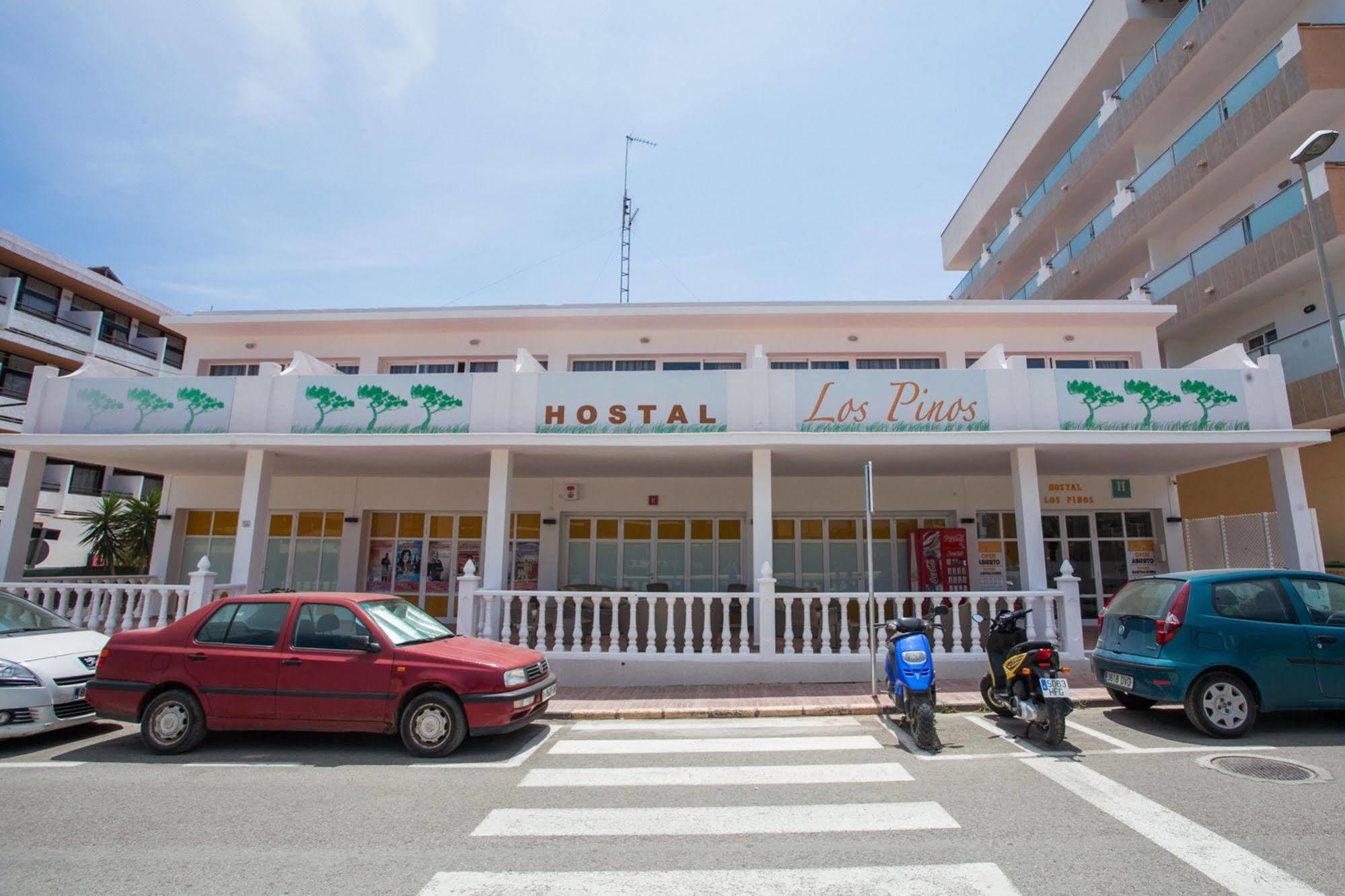 Hostal Los Pinos เอสกานา ภายนอก รูปภาพ